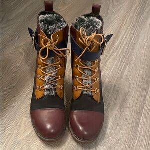 Stylish Lace-Up Women's Boots in Brown and Black